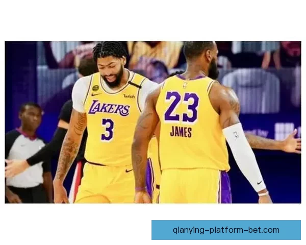 以化学反应比喻球队阵容调整球员尝试寻找最佳默契